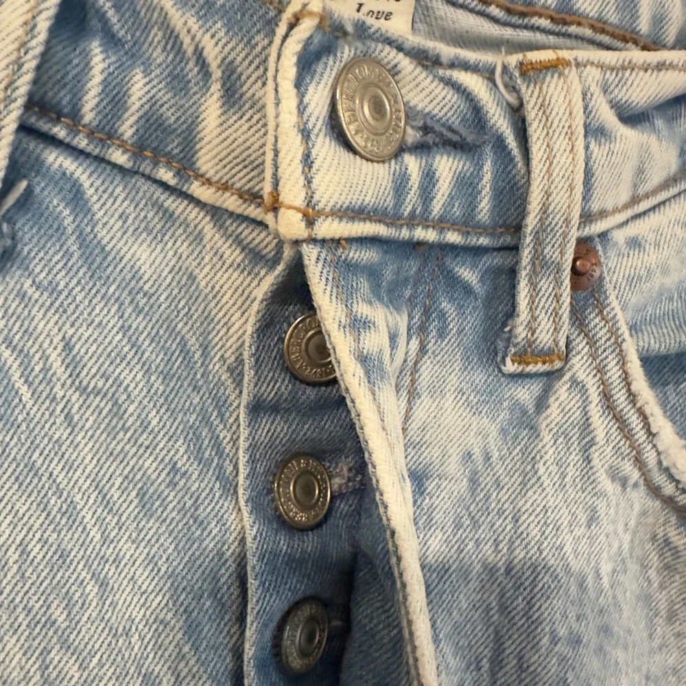 Abercrombie & Fitch Curve Love The 90s Baggy Low Rise Jeans Light Wash 26 2R